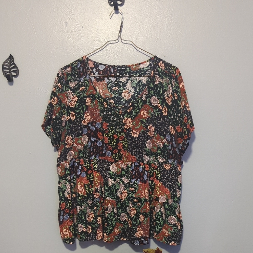 Torrid Tiered Empire Cut Floral Pattern Peasant Top With Flutter Sleeves 2XL